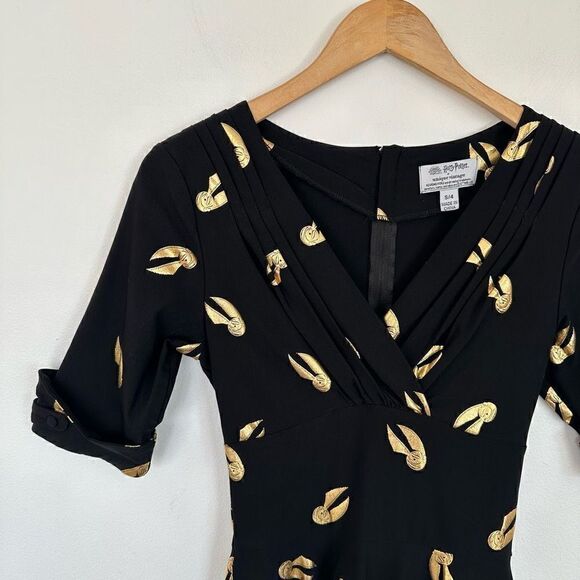 Unique Vintage x Harry Potter Wizarding World Black with Gold Snitch Fit and Fla - Picture 5 of 9